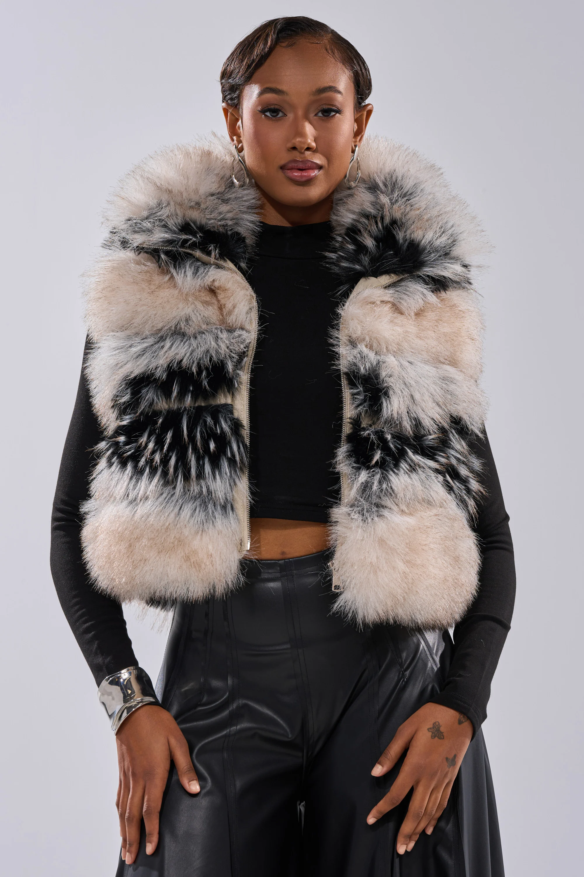 KIKI FAUX FUR VEST - Image 8