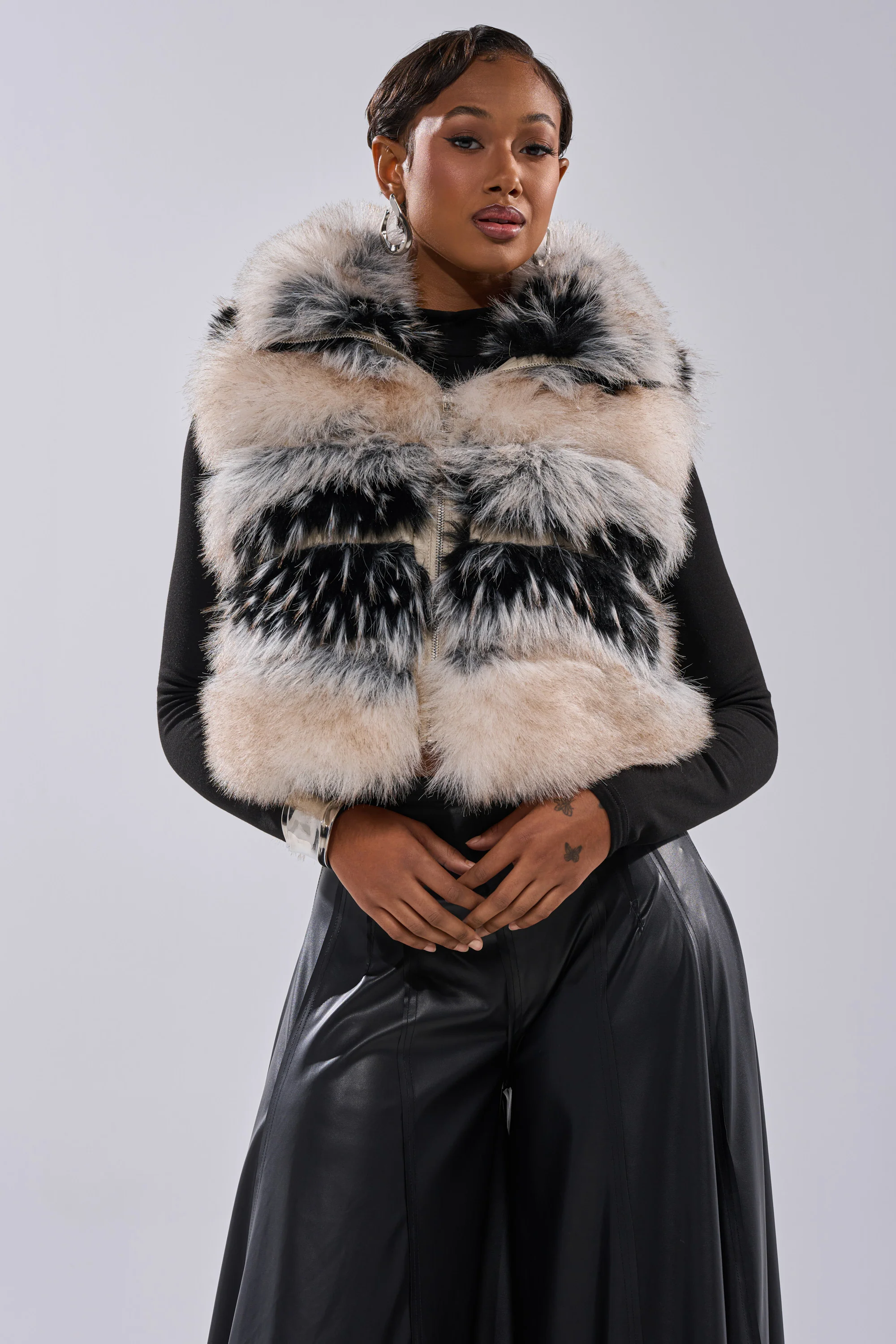 KIKI FAUX FUR VEST - Image 9