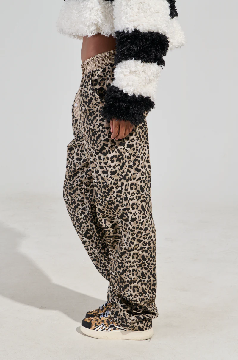 KISS ME CHEETAH PANT - Image 3