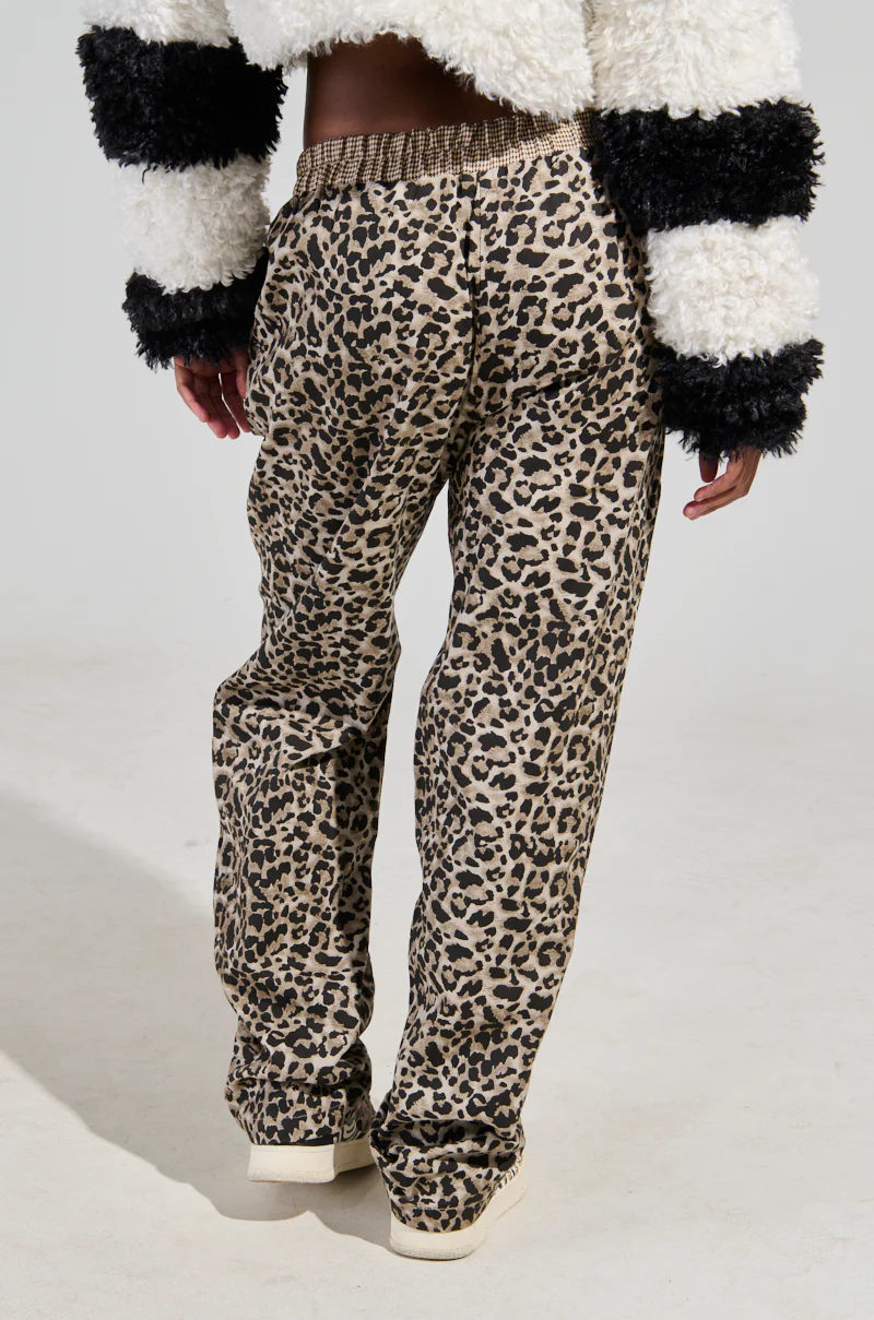 KISS ME CHEETAH PANT - Image 4