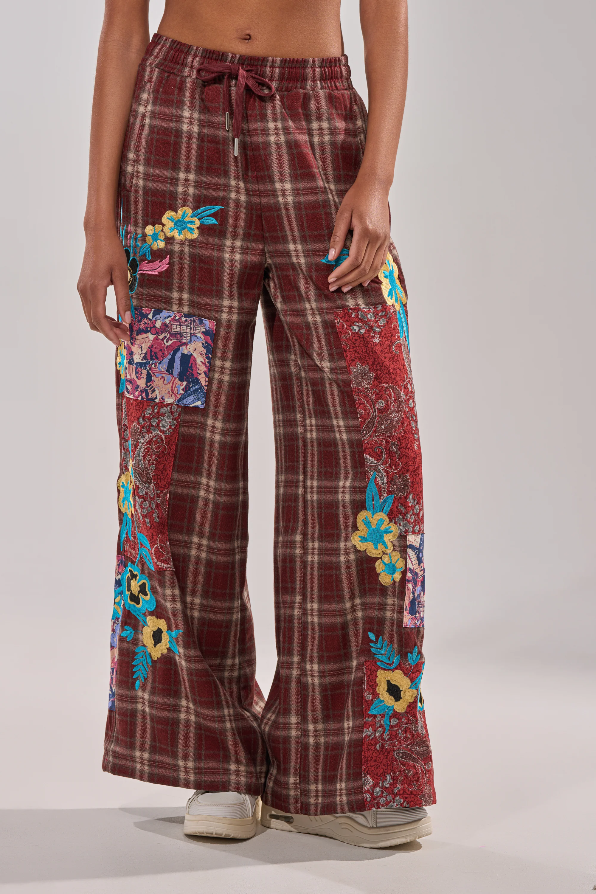 KRIYSTA FLORAL PATCH PLAID PANT - Image 2