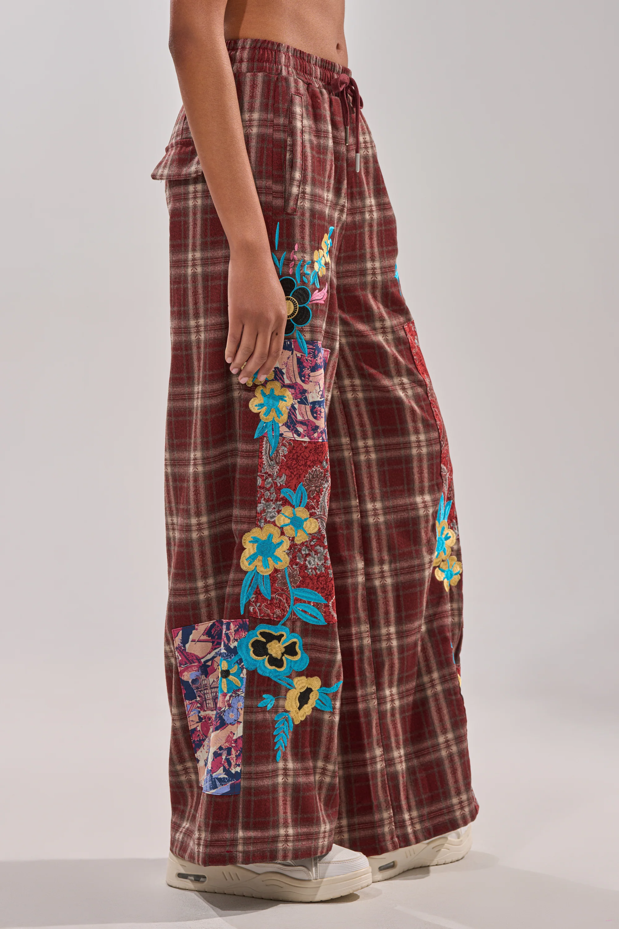 KRIYSTA FLORAL PATCH PLAID PANT - Image 5