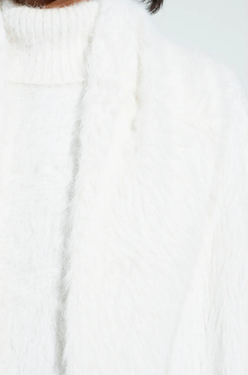 KYLIE FUZZY CARDIGAN IN WHITE - Image 6