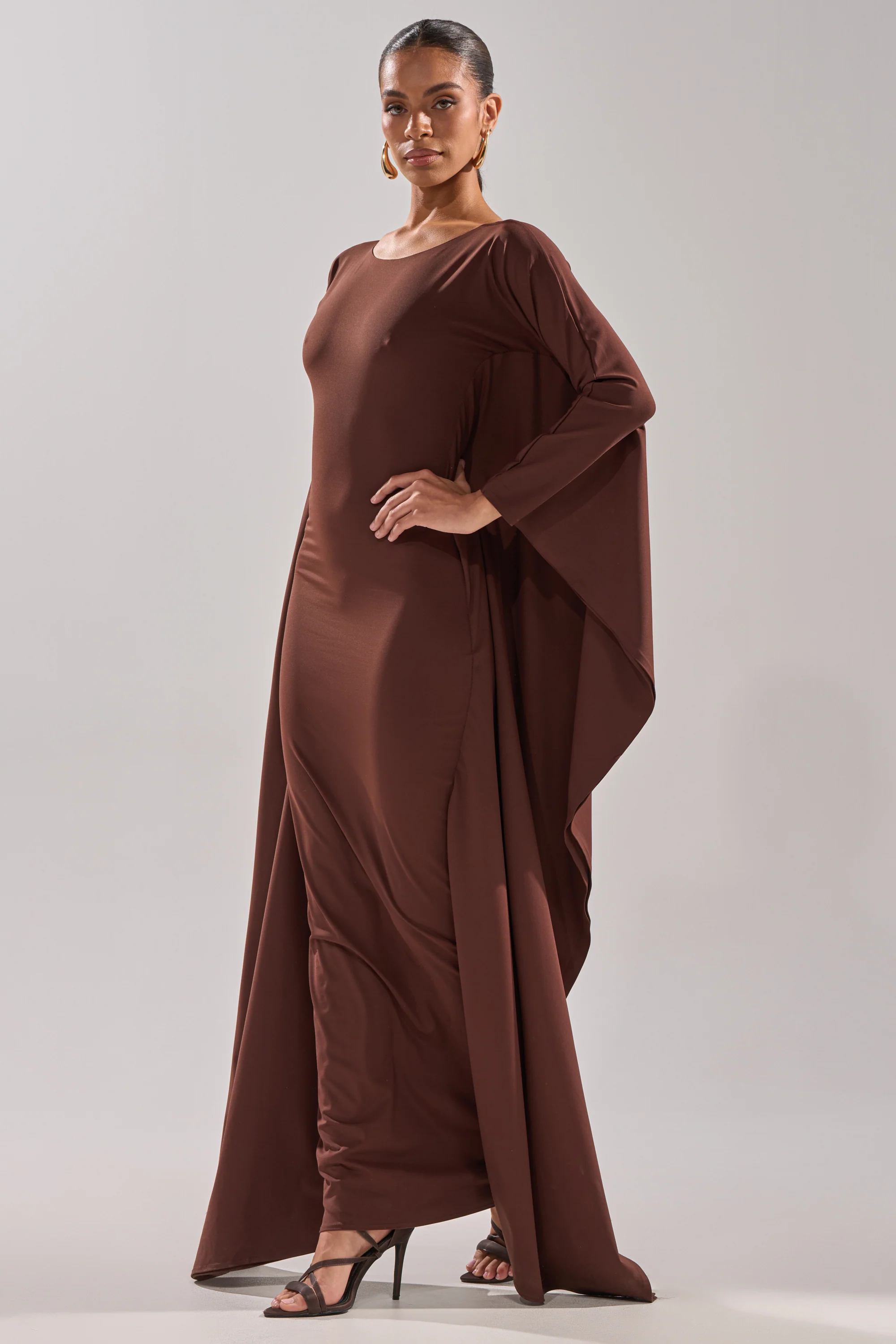 KYLIE MAXI DRESS WITH RUFFLE SLEEVES IN BROWN - Image 2