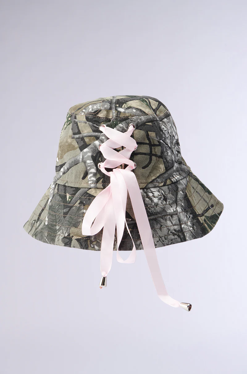 LACE ME UP CAMO BUCKET HAT - Image 4