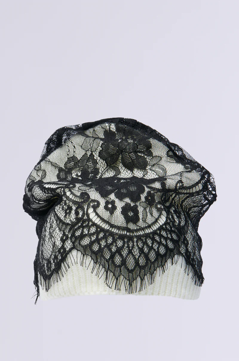 LACED UP BEANIE - Image 3