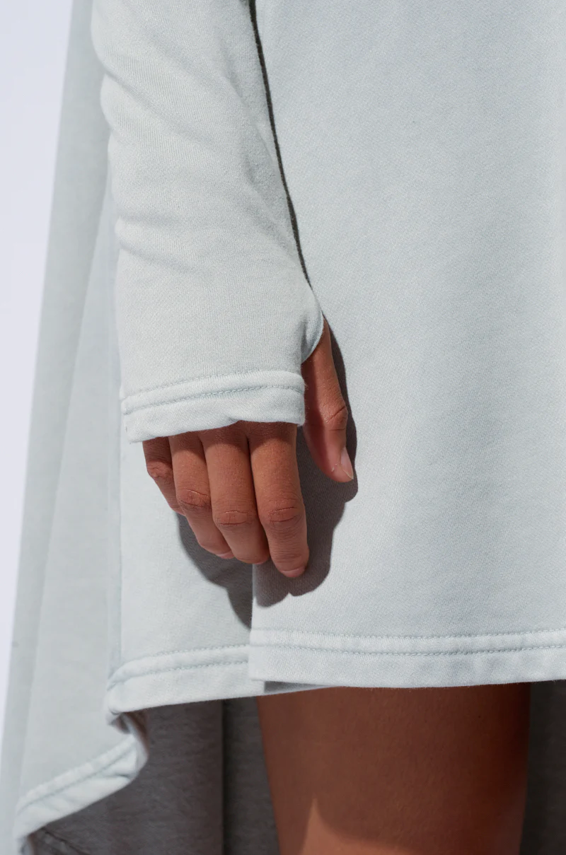 LAINIE TURTLENECK HIGH LOW SWEATSHIRT DRESS IN GREY - Image 6