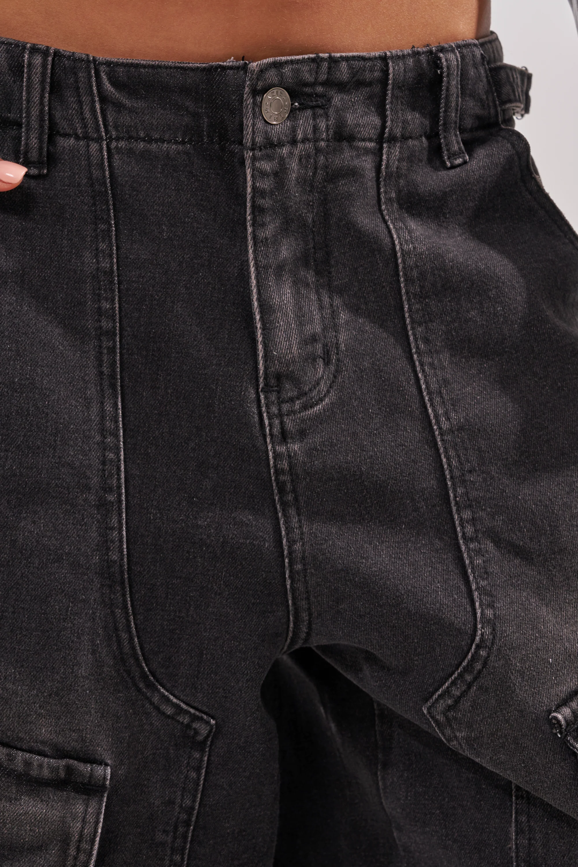 LANA DENIM JORT IN BLACK WASH DENIM - Image 6