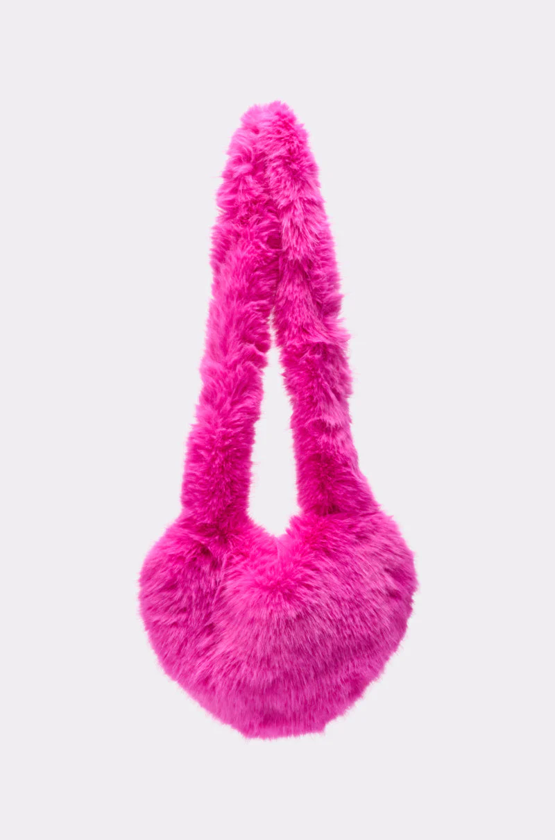 LANA FAUX FUR HEART BAG IN PINK - Image 4