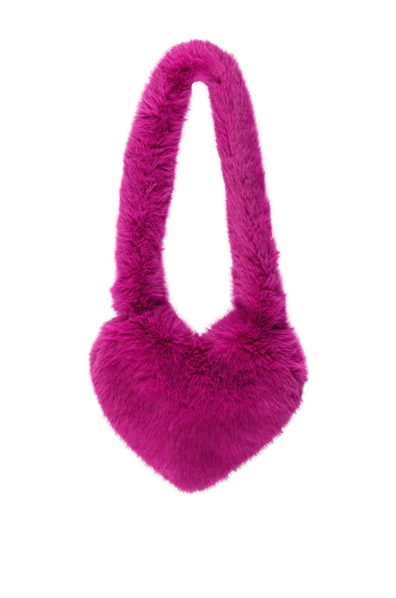 LANA FAUX FUR HEART BAG IN PINK - Image 6
