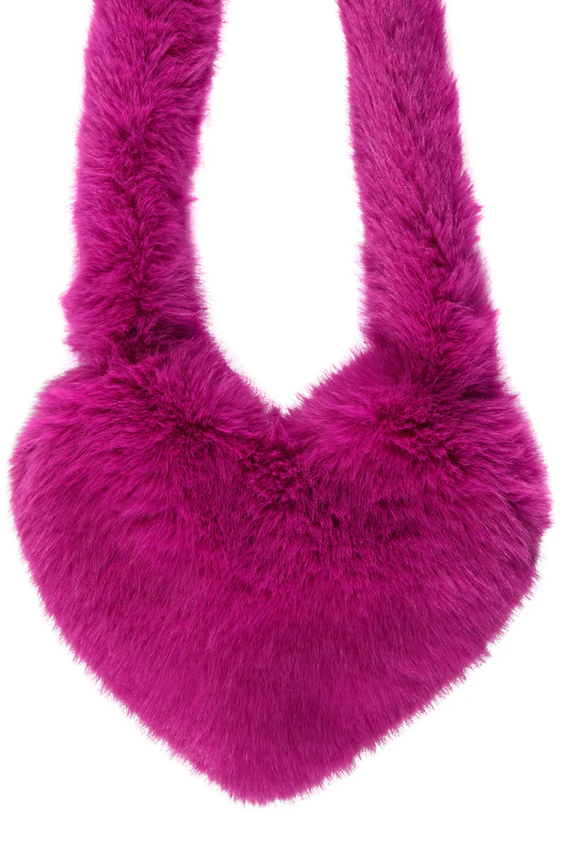 LANA FAUX FUR HEART BAG IN PINK - Image 8