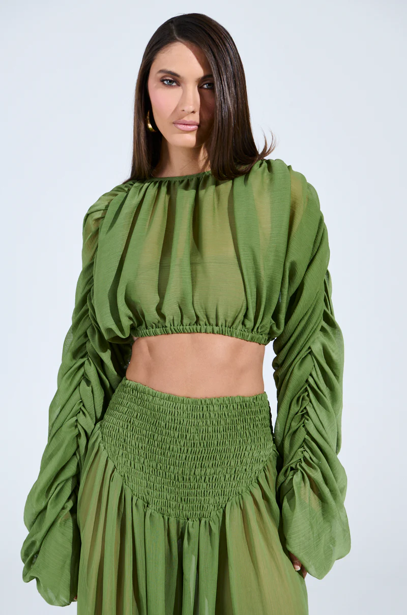 LAURA RUCHED CROPPED BLOUSE IN GREEN