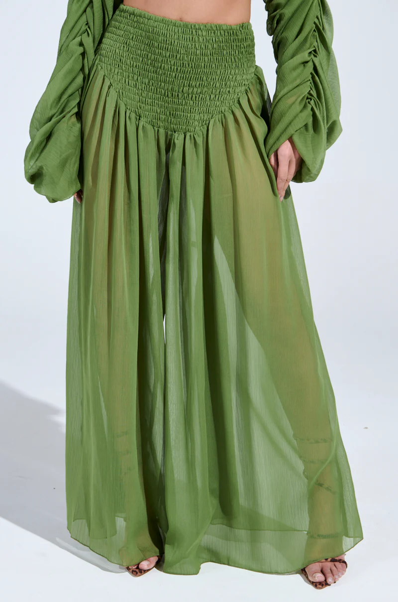 LAURA RUCHED PALAZZO PANT IN GREEN - Image 4
