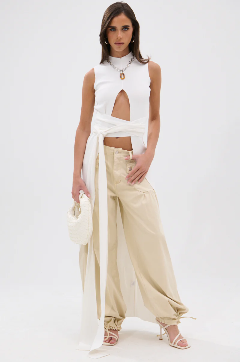 LAY IT LOW BALLOON PANT IN BEIGE - Image 7