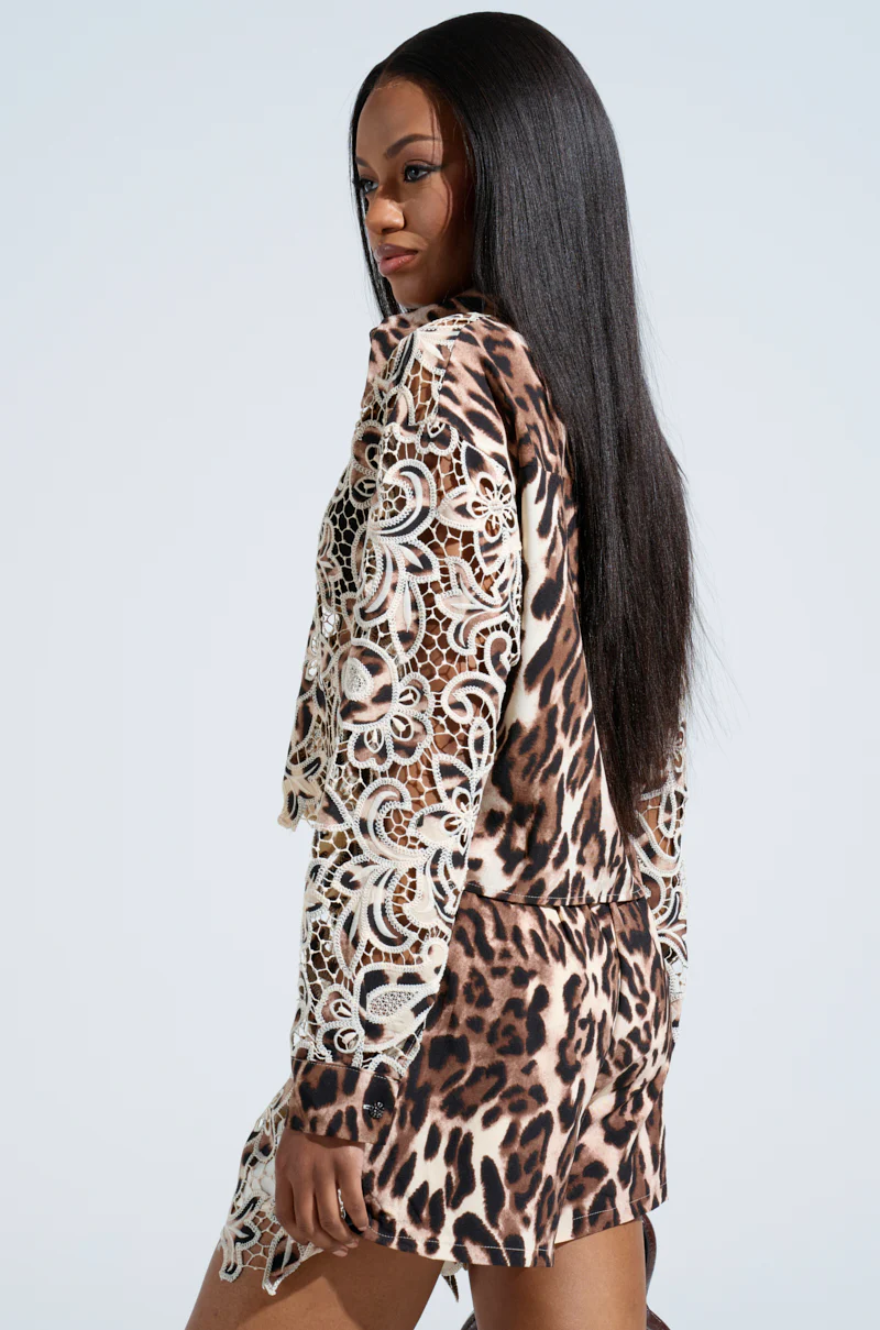 LEILA LEOPARD BUTTON DOWN - Image 3