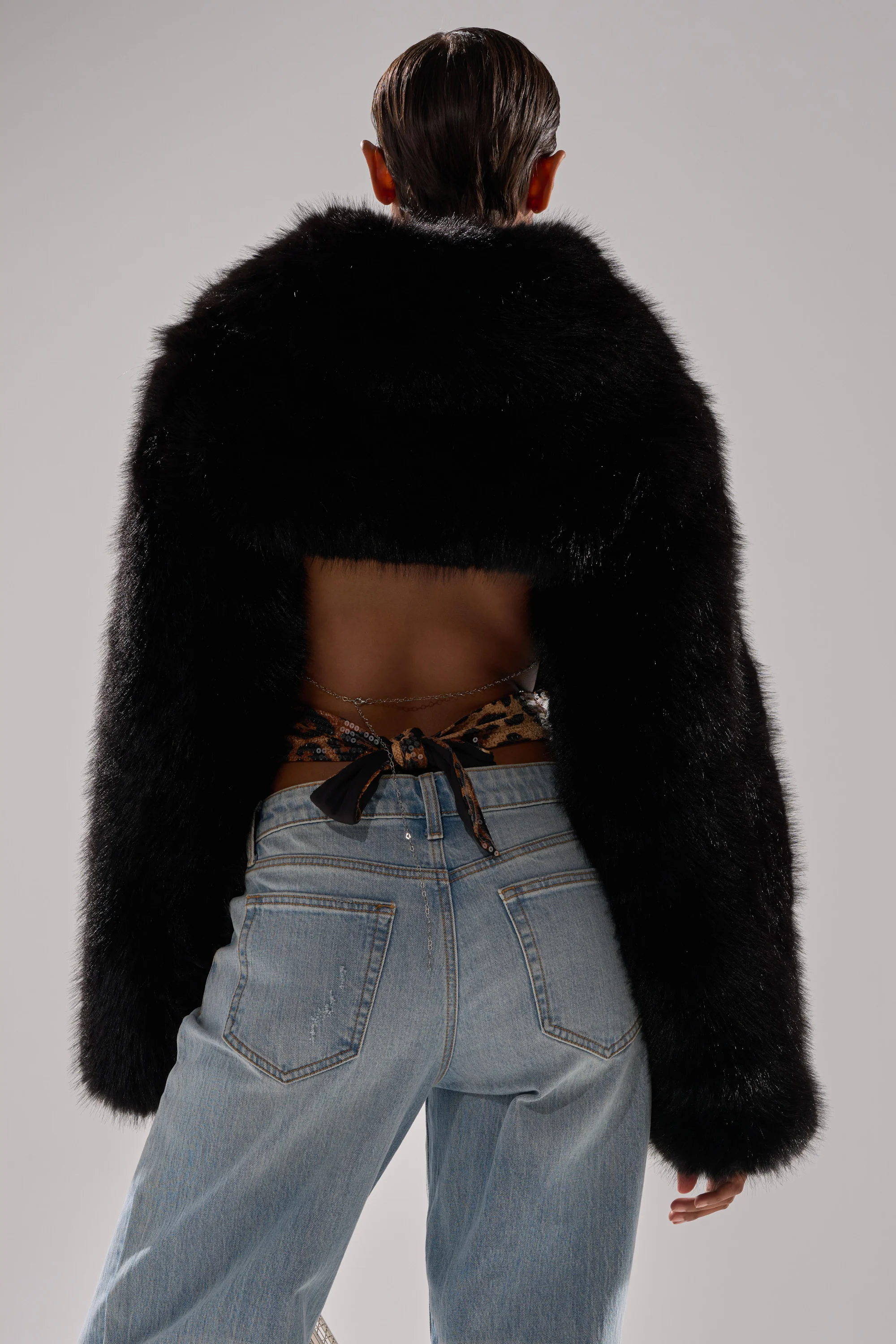 LEILA ULTRA CROP FAUX FUR IN BLACK - Image 5
