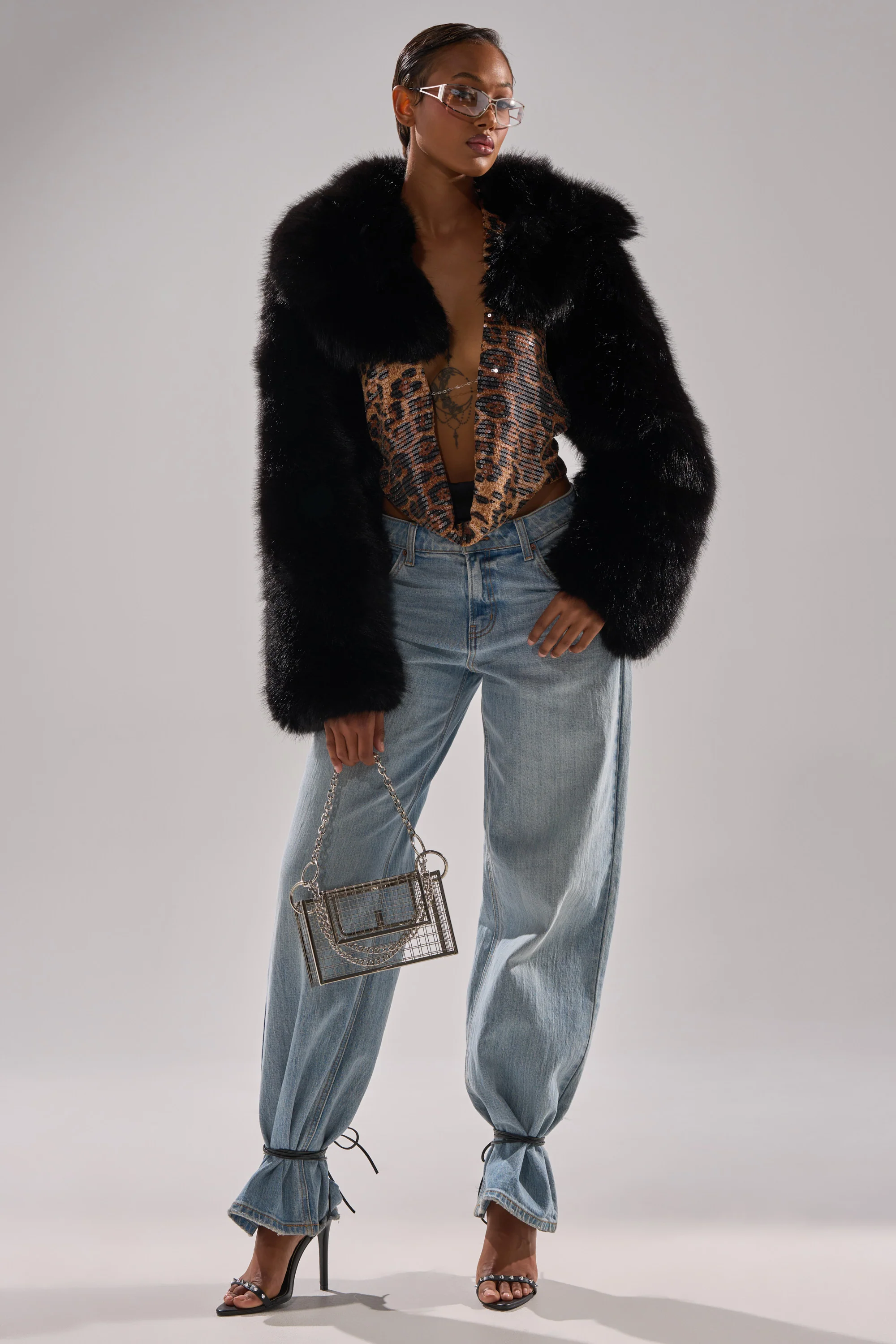 LEILA ULTRA CROP FAUX FUR IN BLACK - Image 7