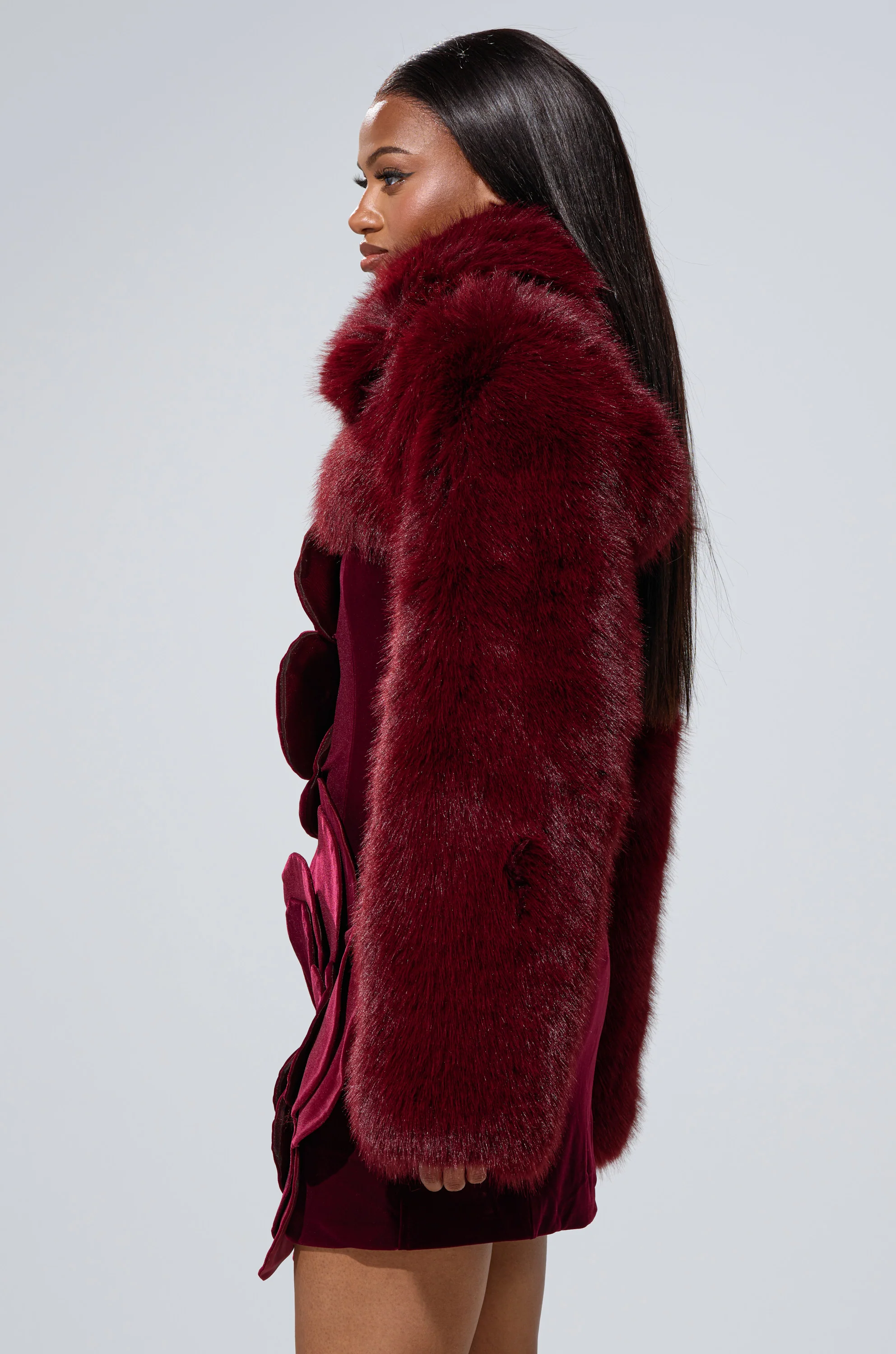 LEILA ULTRA CROP FAUX FUR IN BURGUNDY - Image 9