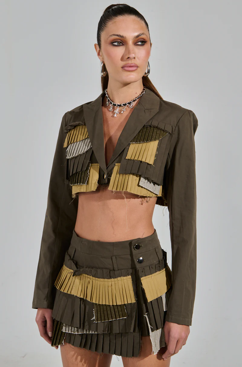 LET ME DOWN SLOWLY CROPPED BLAZER IN OLIVE