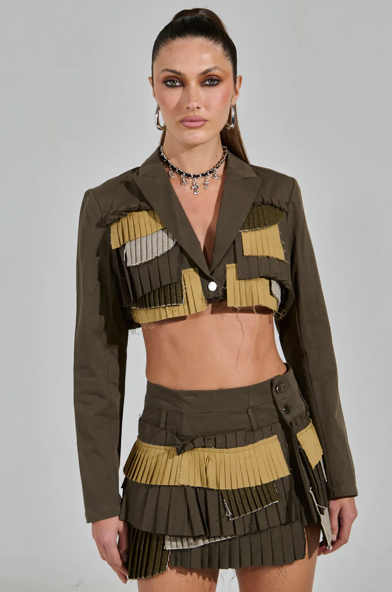 LET ME DOWN SLOWLY CROPPED BLAZER IN OLIVE - Image 3