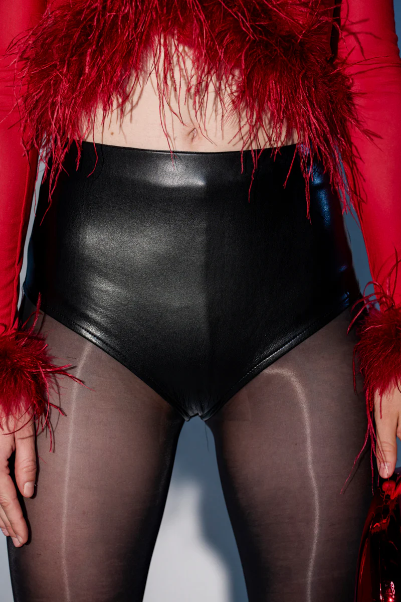 LETS PARTY HOT SHORT