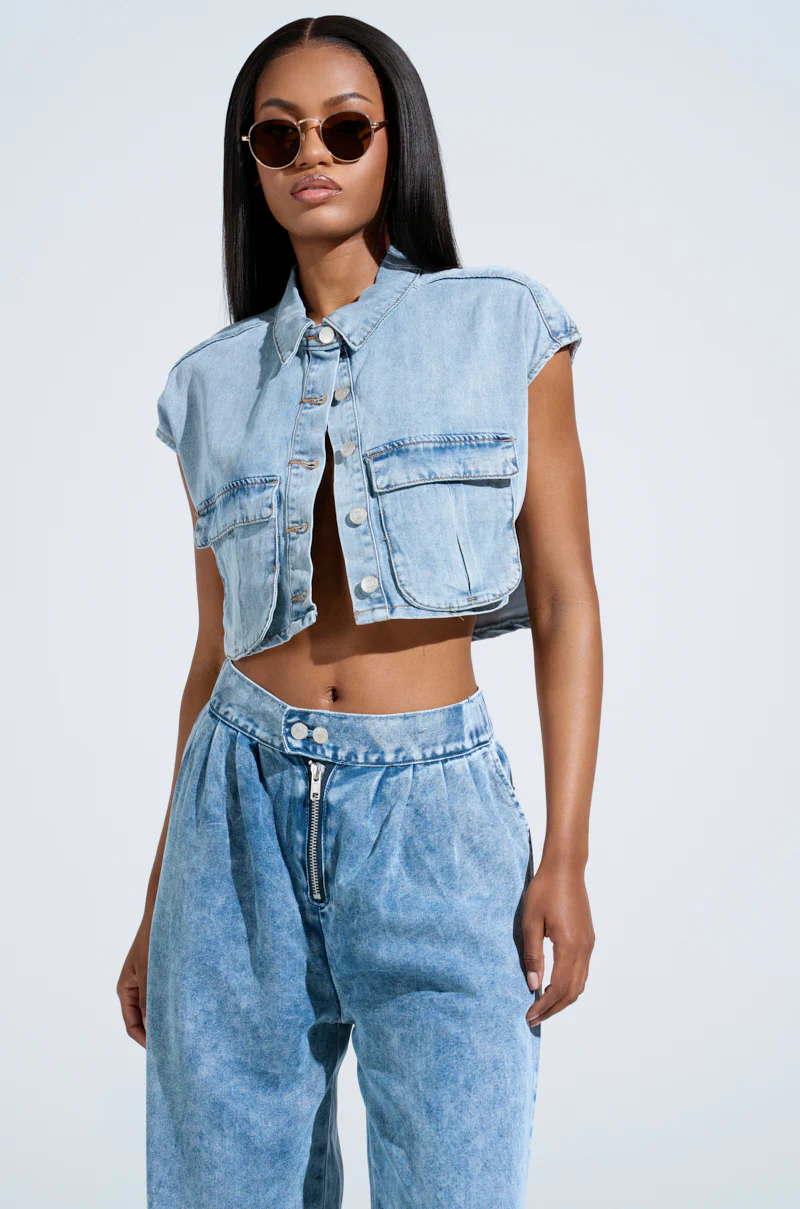 LEXI LIGHTWEIGHT BUTTON DOWN TOP - Image 2