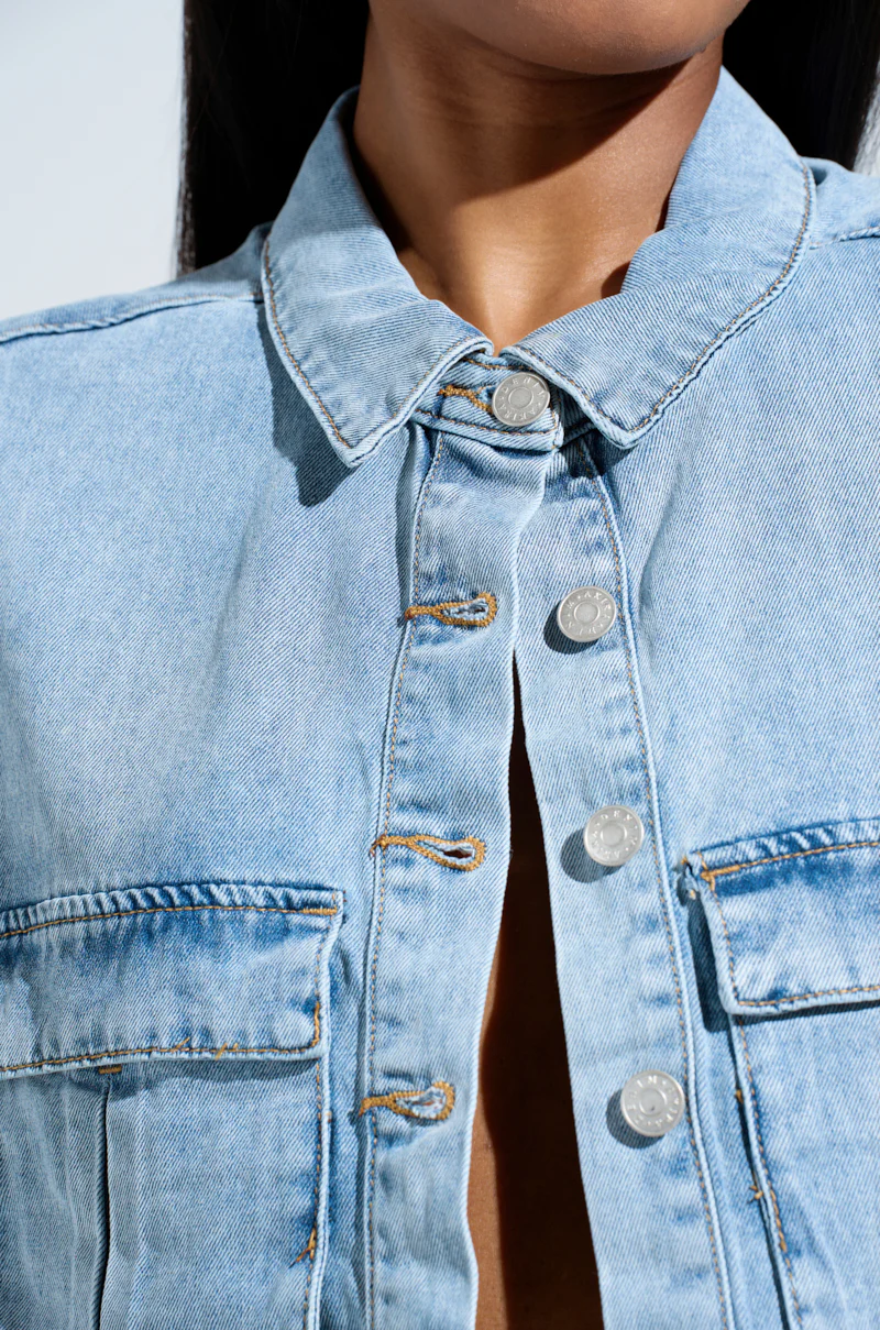 LEXI LIGHTWEIGHT BUTTON DOWN TOP - Image 7