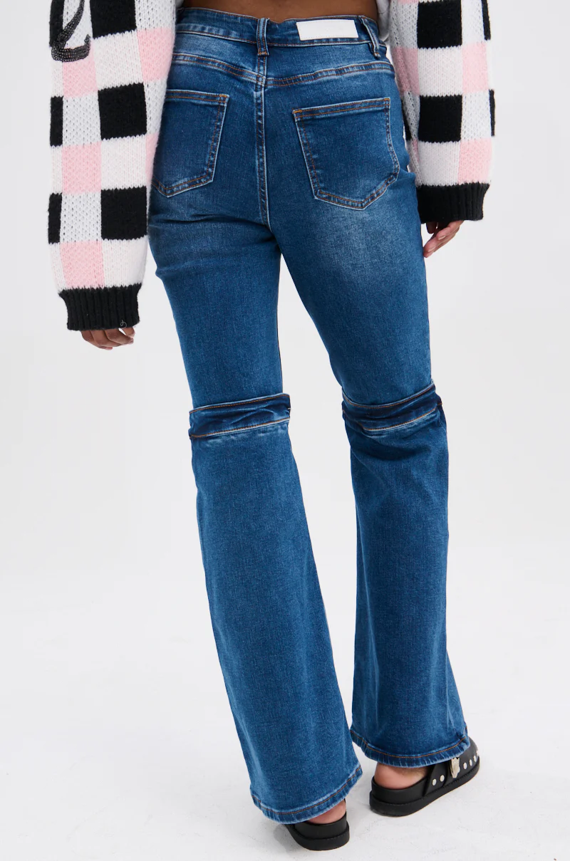 LIE TO ME EXPOSED KNEE DENIM JEANS - Image 6