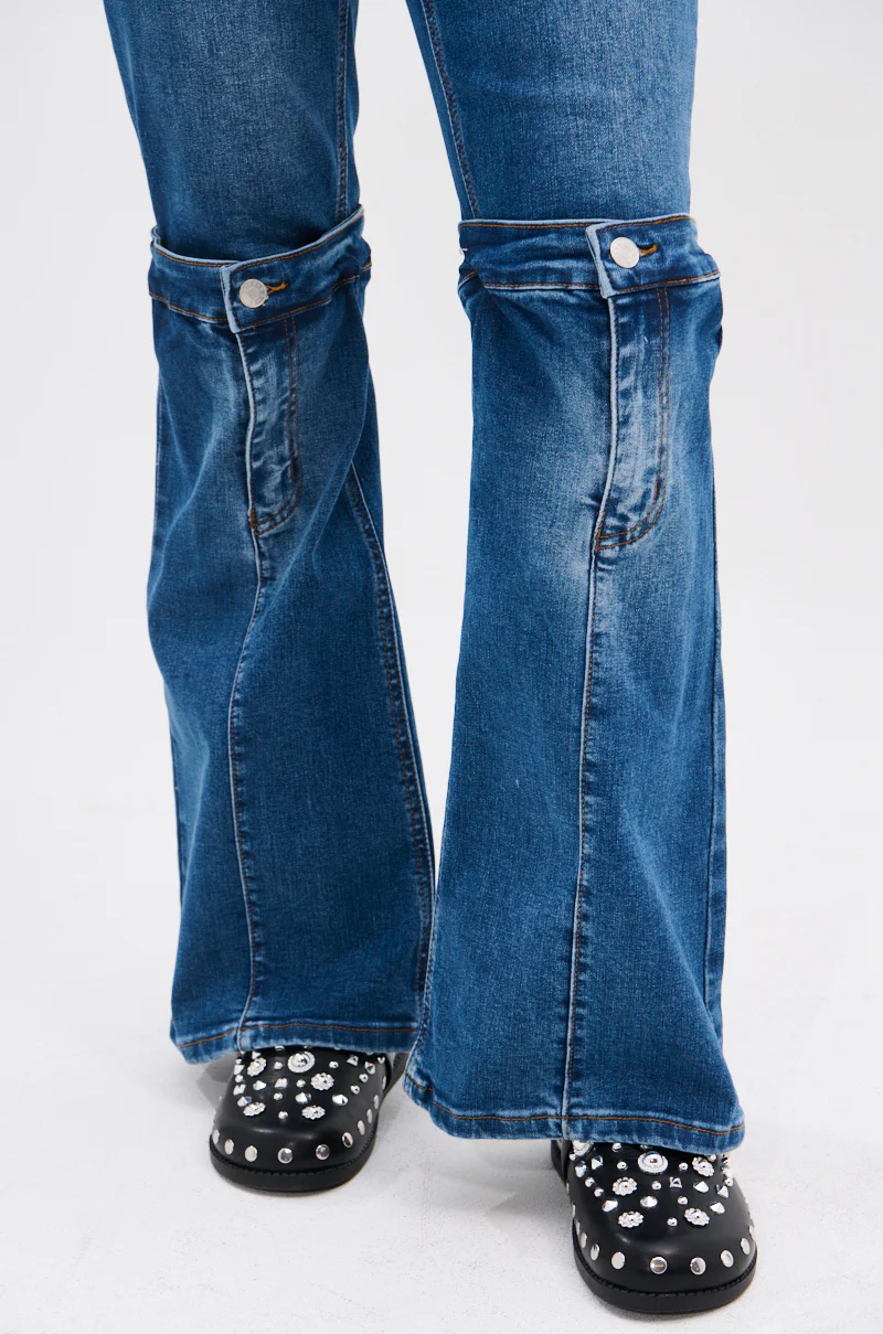 LIE TO ME EXPOSED KNEE DENIM JEANS - Image 9