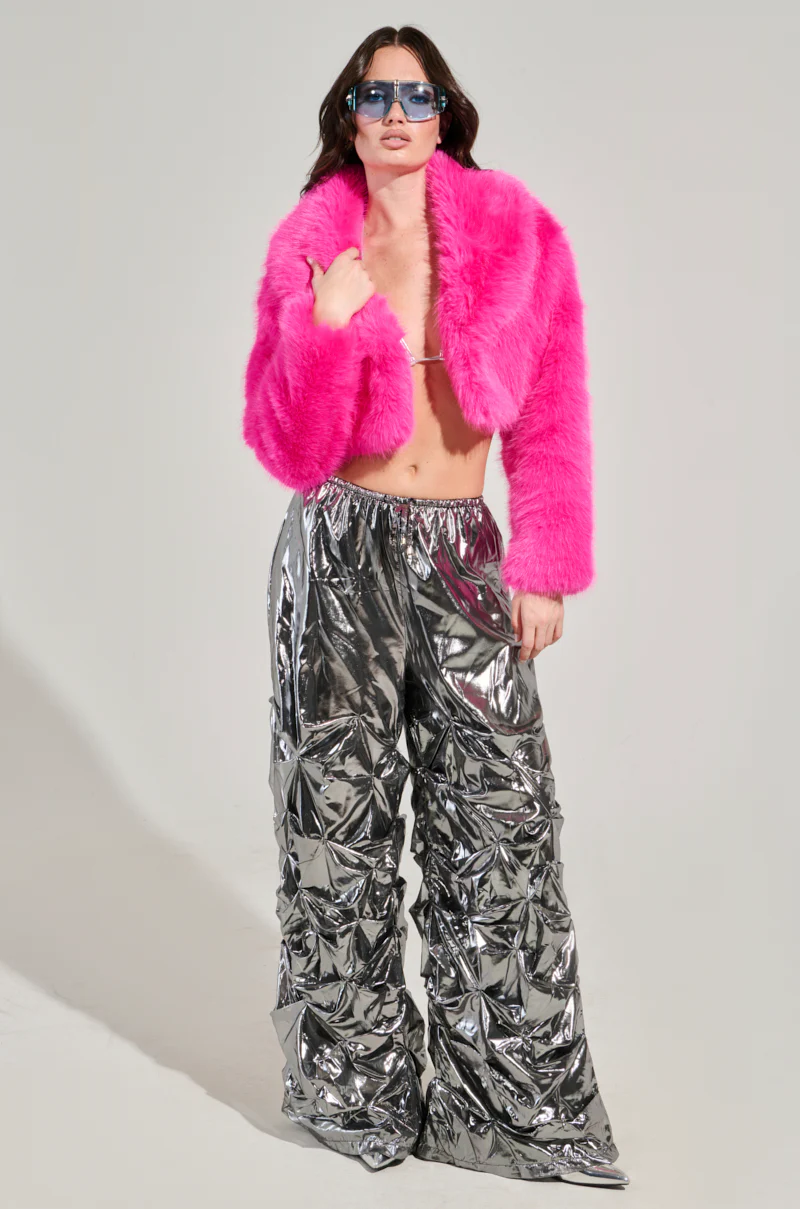 LIGHTS OUT CROPPED FAUX FUR JACKET IN PINK - Image 12