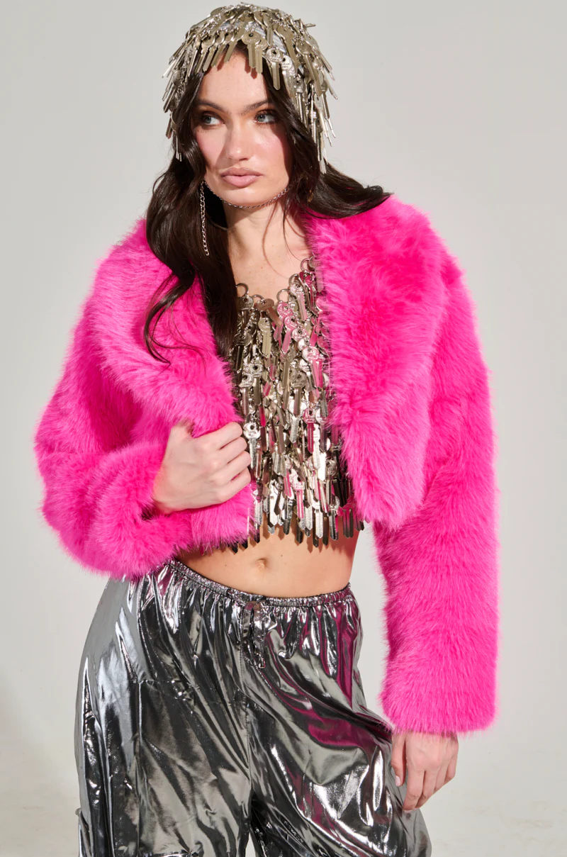 LIGHTS OUT CROPPED FAUX FUR JACKET IN PINK - Image 6