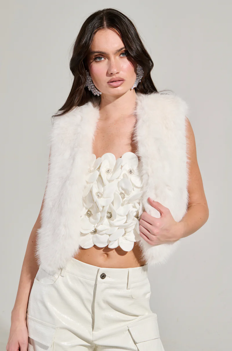 LIGHTS OUT FAUX FUR VEST IN WHITE - Image 2
