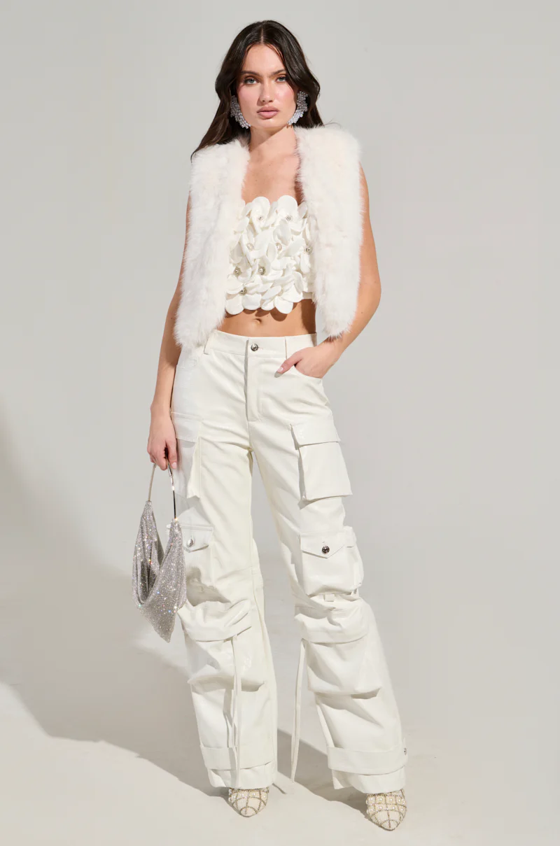 LIGHTS OUT FAUX FUR VEST IN WHITE - Image 6