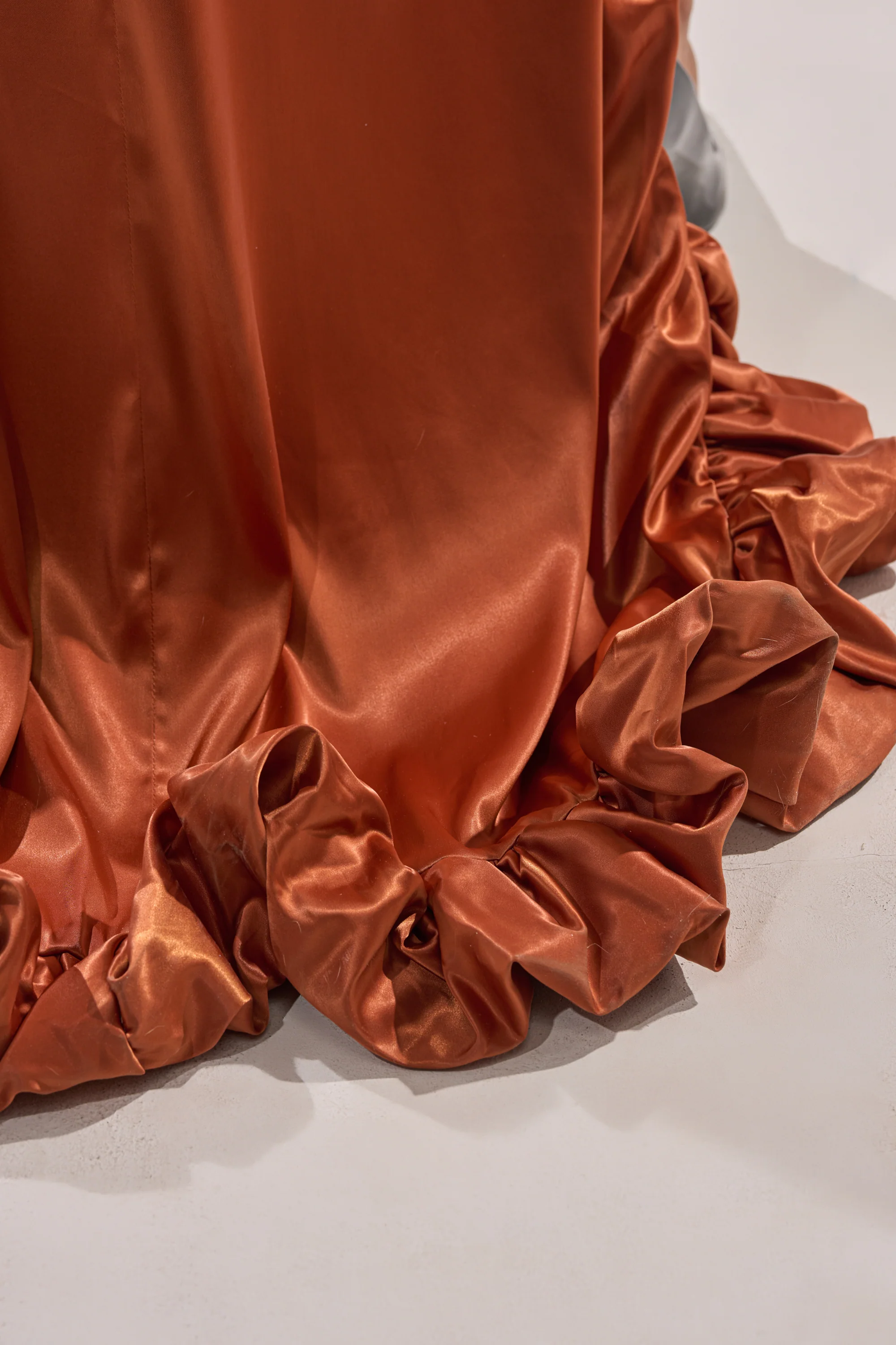 LOOK AT ME GO SATIN HIGH LOW SKIRT - Image 7