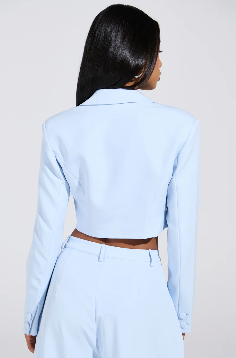 LOTTIE CROPPED BLAZER IN LIGHT BLUE - Image 4