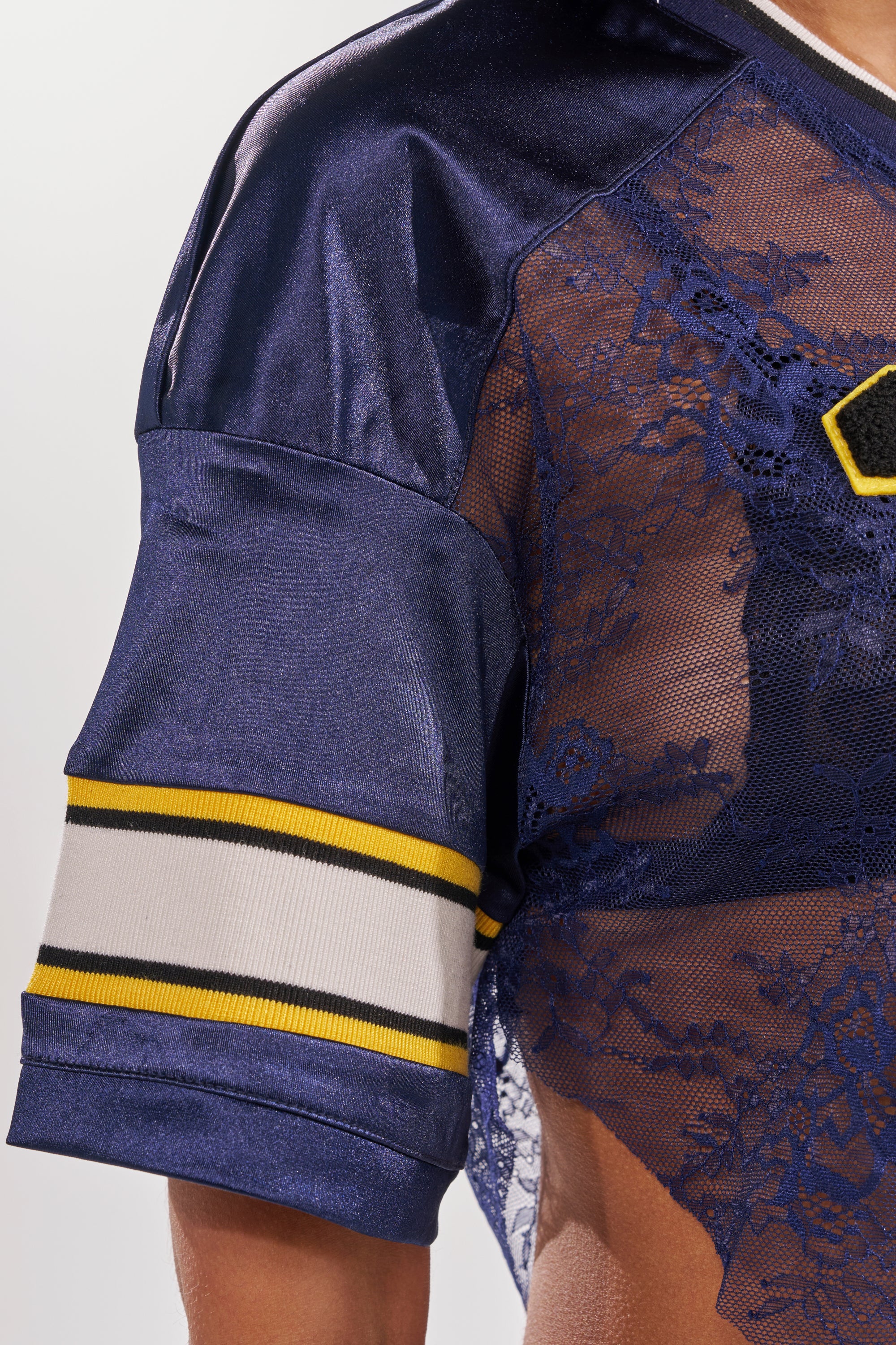 LUCKY LACE JERSEY TOP IN NAVY - Image 11
