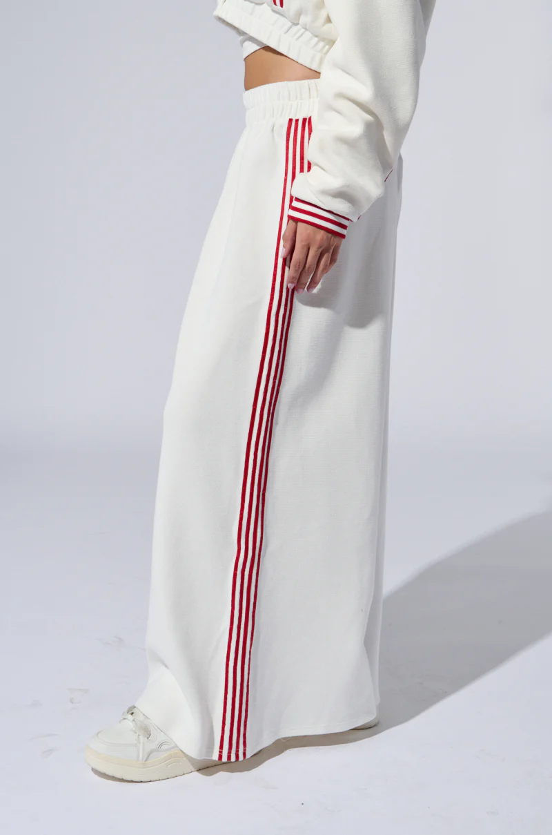 LULA WAFFLE KNIT SPORTY PANTS IN WHITE - Image 4
