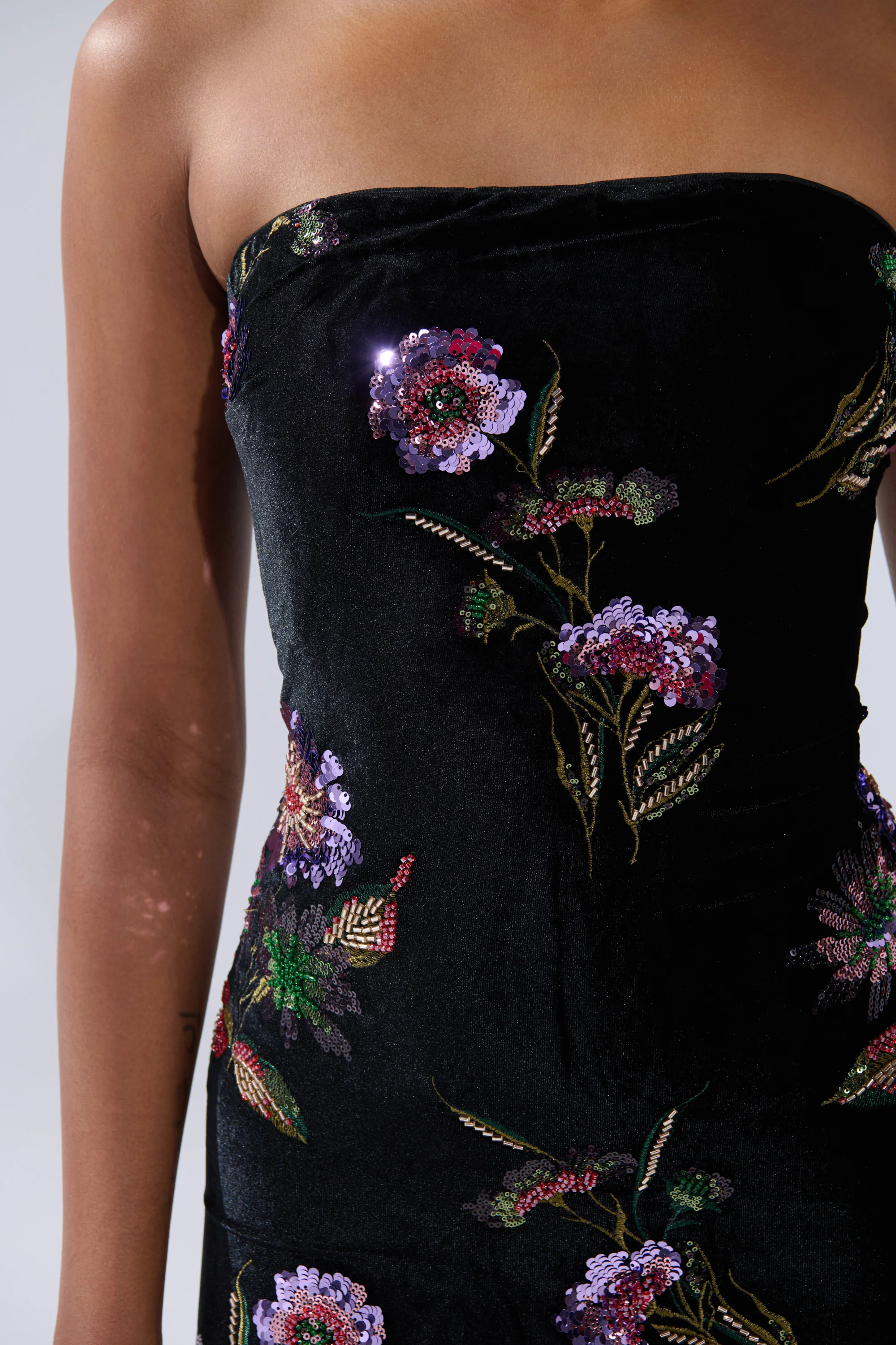 LUNA BEADED FLORAL VELVET MIDI DRESS - Image 7