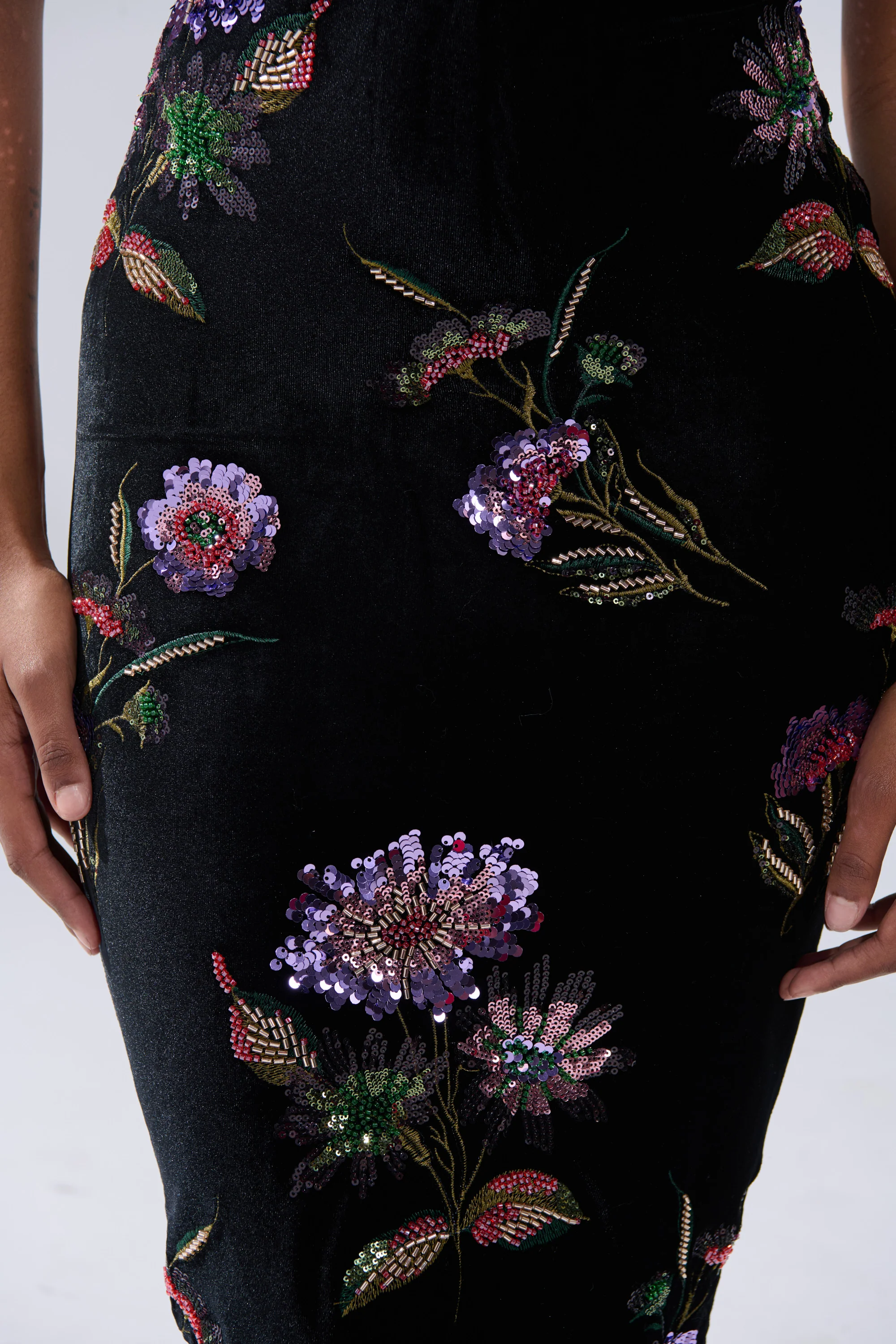 LUNA BEADED FLORAL VELVET MIDI DRESS - Image 8