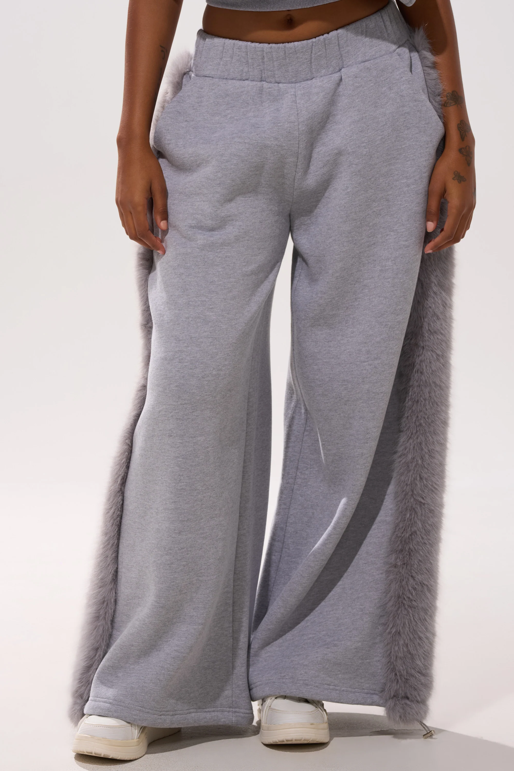 LUXE FUR JOGGER IN GREY - Image 3