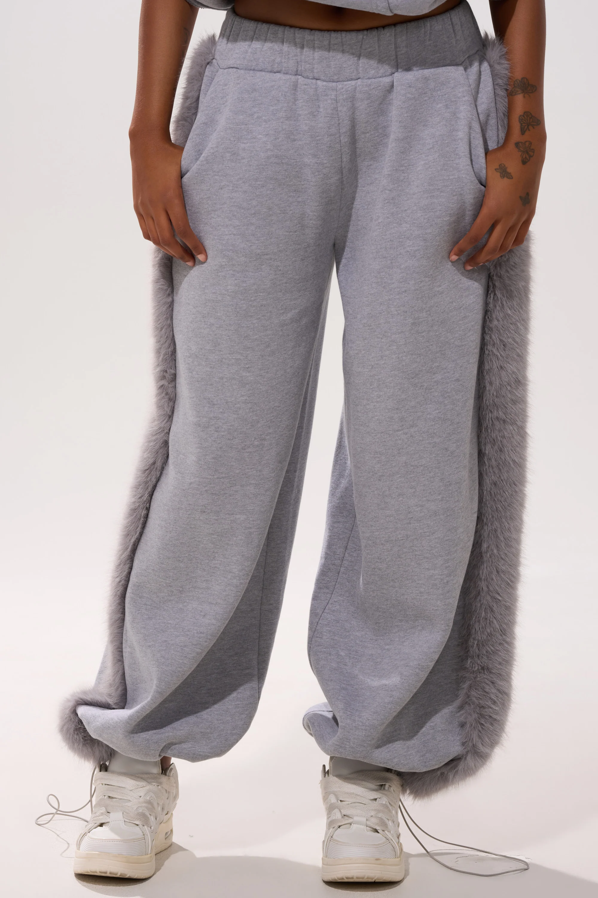 LUXE FUR JOGGER IN GREY - Image 4
