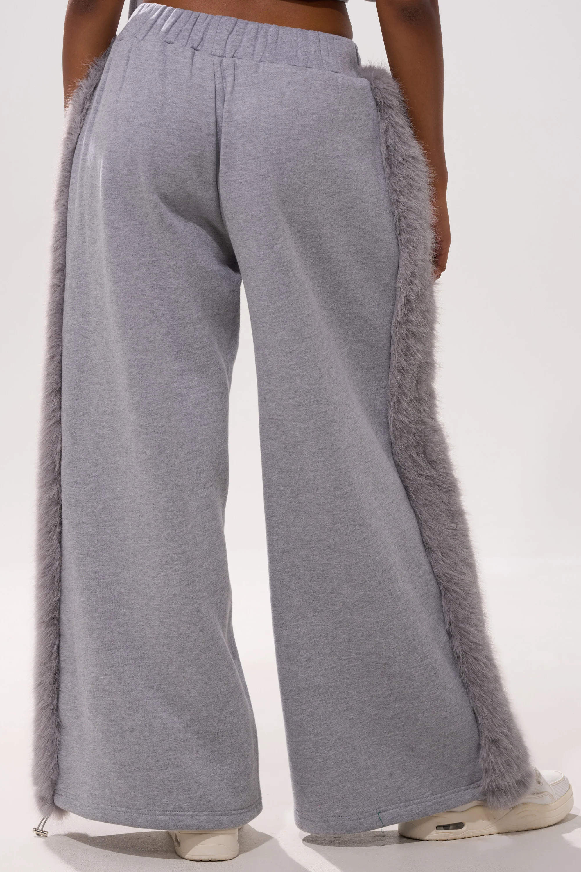 LUXE FUR JOGGER IN GREY - Image 6
