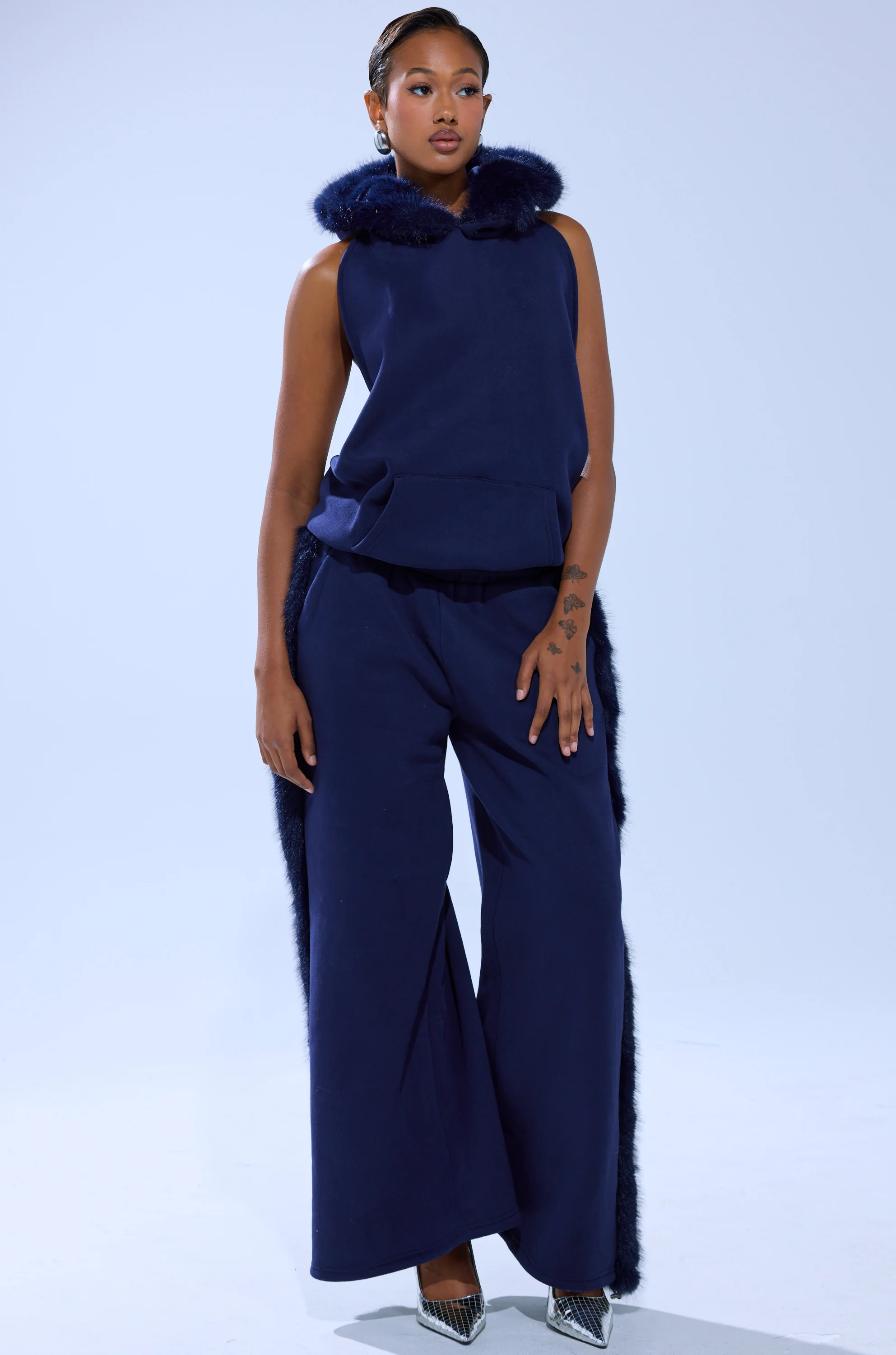 LUXE FUR JOGGER IN NAVY - Image 8