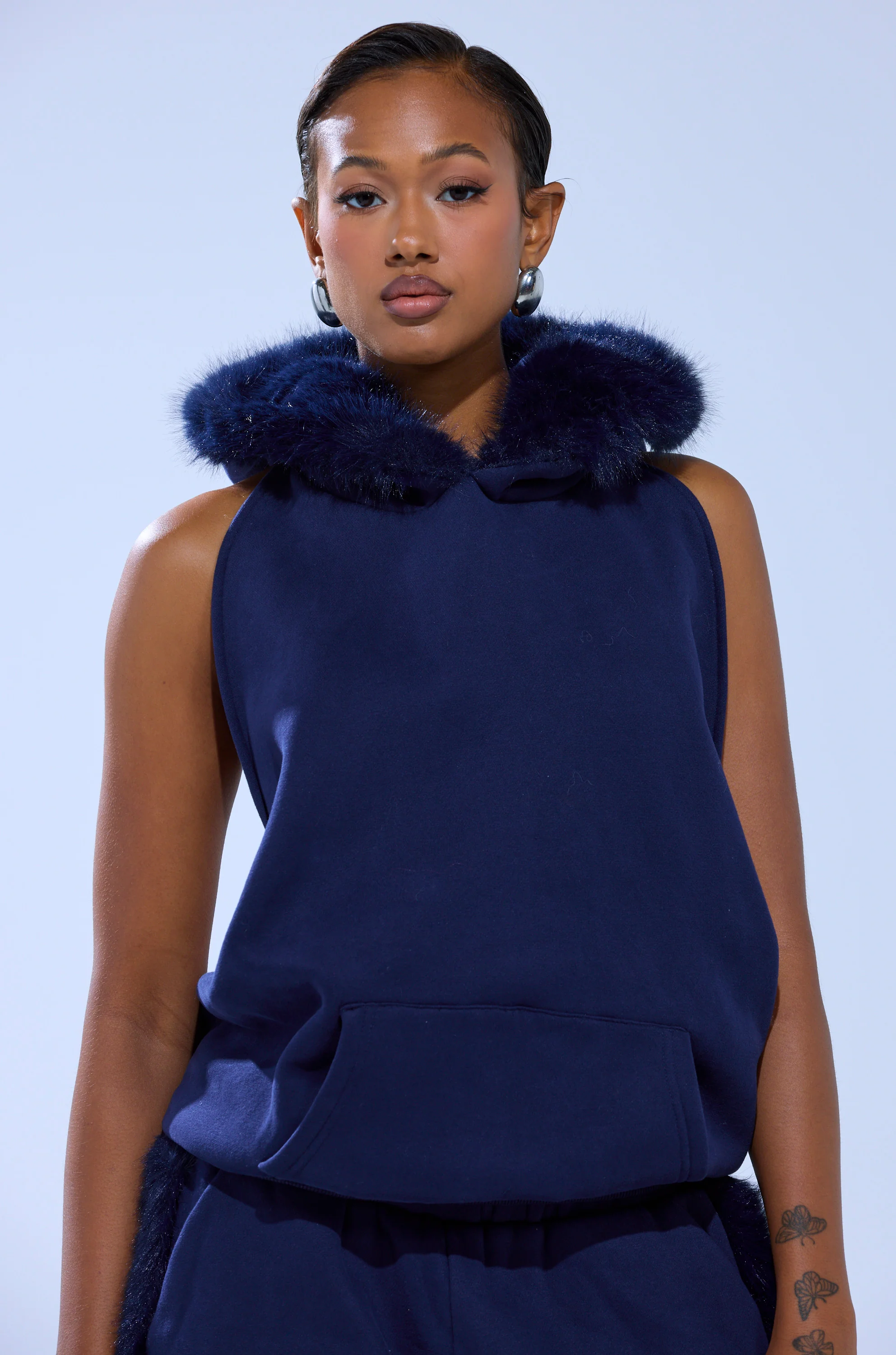 LUXE FUR OPEN BACK SWEATSHIRT IN NAVY - Image 3
