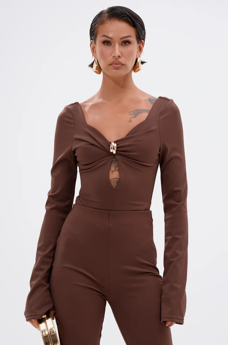LUXE LIFE SEAMLESS BODYSUIT IN BROWN - Image 3