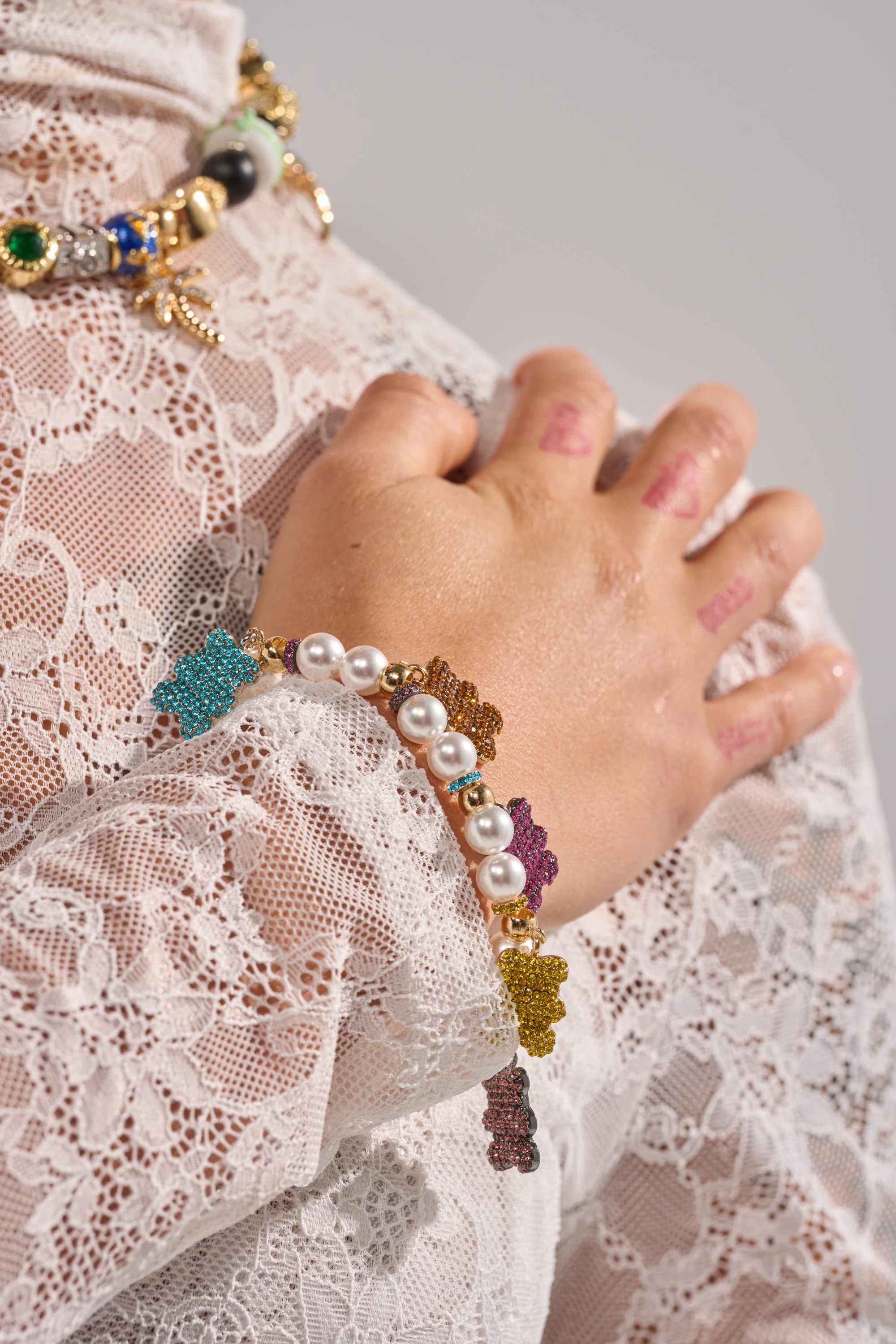 LUXE BEAR CHARM BRACELET - Image 2