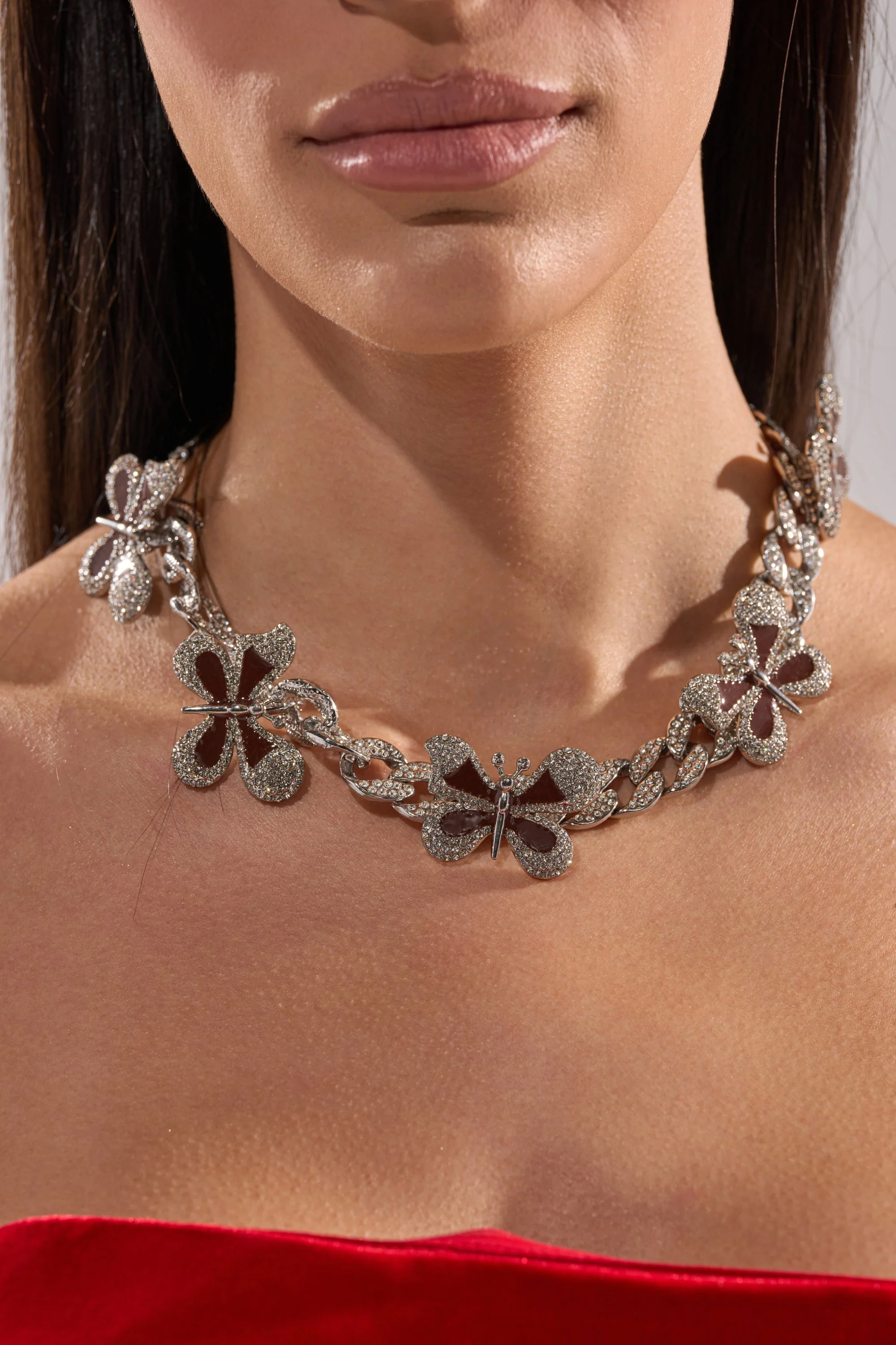 LUXE BUTTERFLY NECKLACE - Image 3