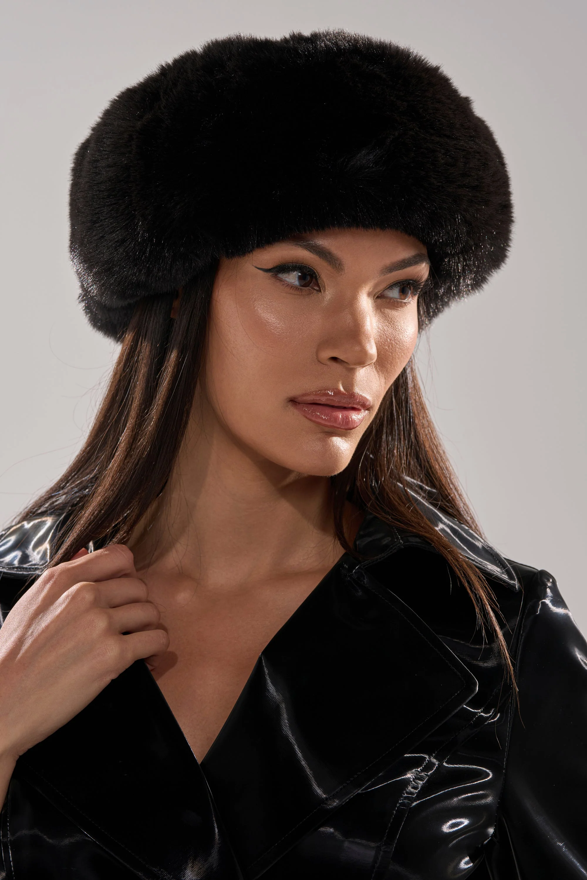 LUXE JENNY FAUX FUR HEADBAND IN BLACK - Image 3
