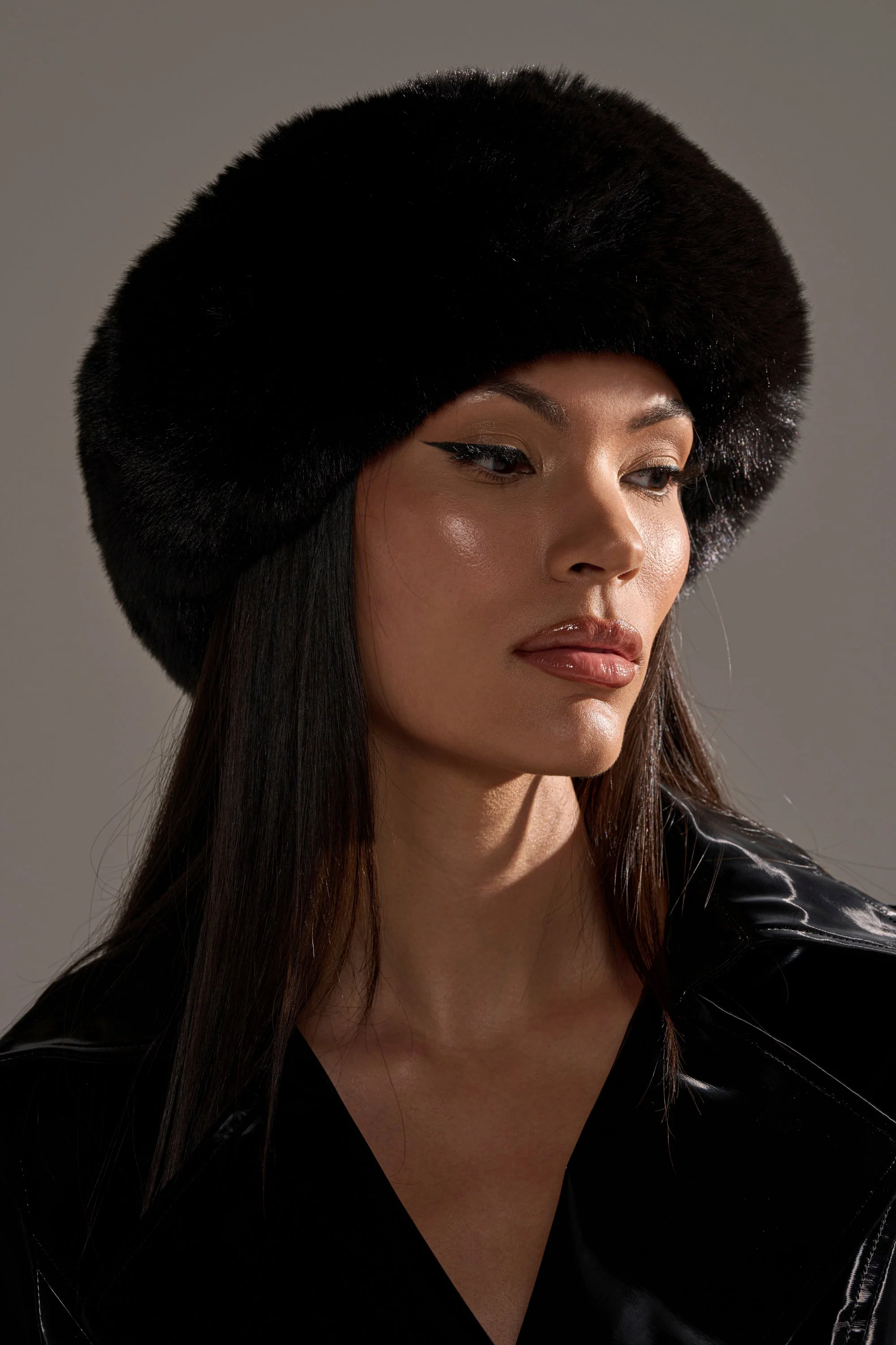 LUXE JENNY FAUX FUR HEADBAND IN BLACK - Image 4
