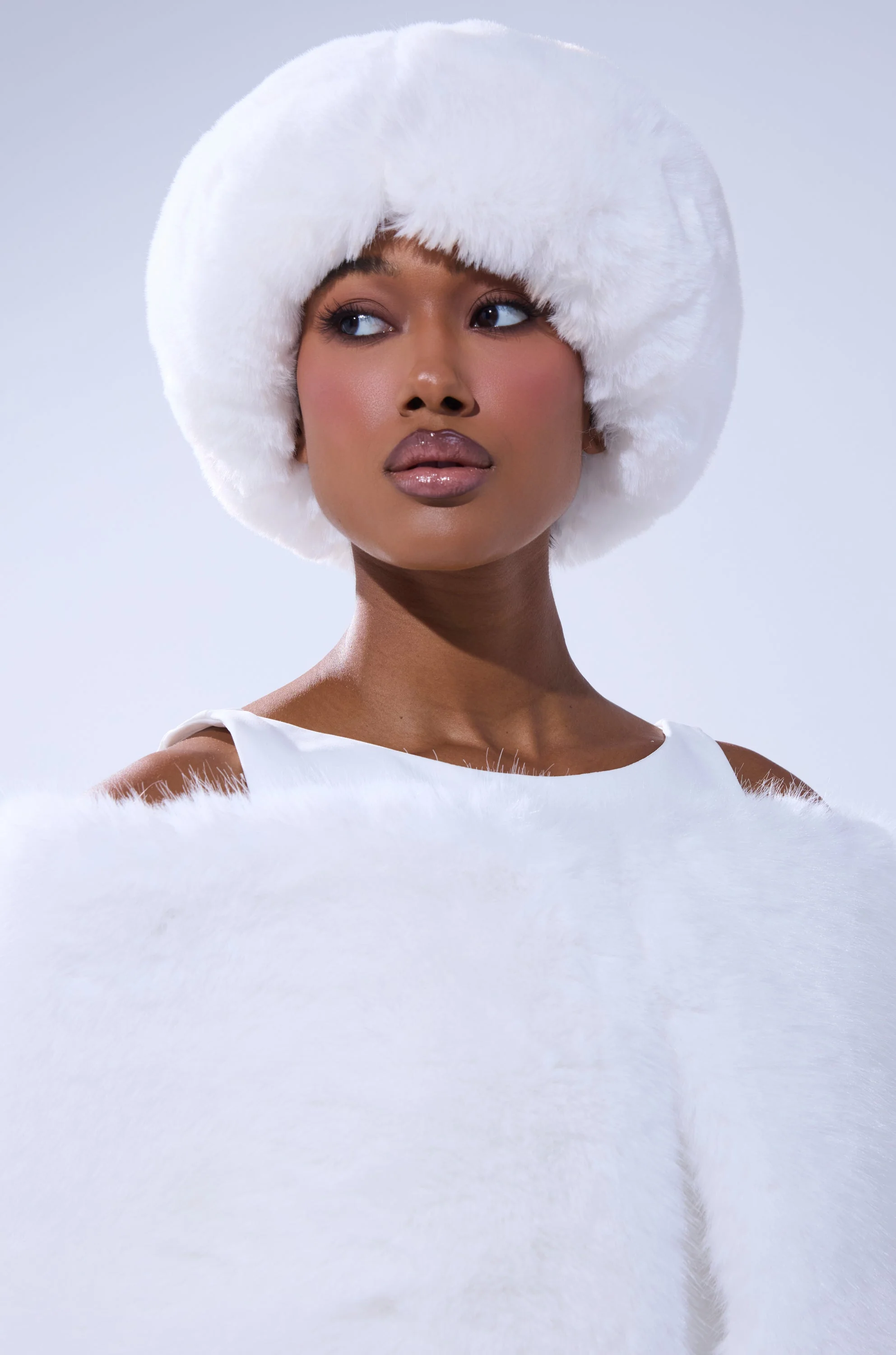 LUXE JENNY FAUX FUR HEADBAND IN WHITE - Image 3